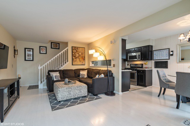 20115 Hampton - Photo 2 of 12