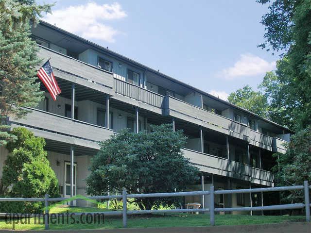 Meshanticut House - Photo 2 of 8