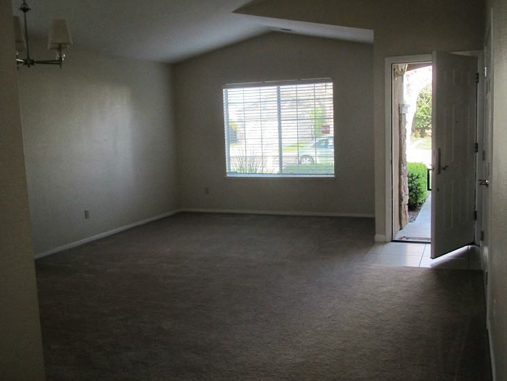 1540 Spring Ct - Photo 6 of 11