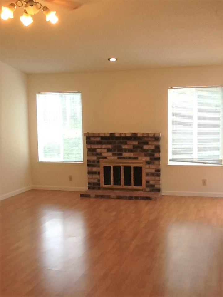 3074 Woods Way - Photo 2 of 8