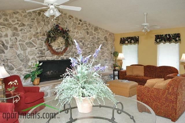 Port O'Call Apartments - Photo 2 of 17