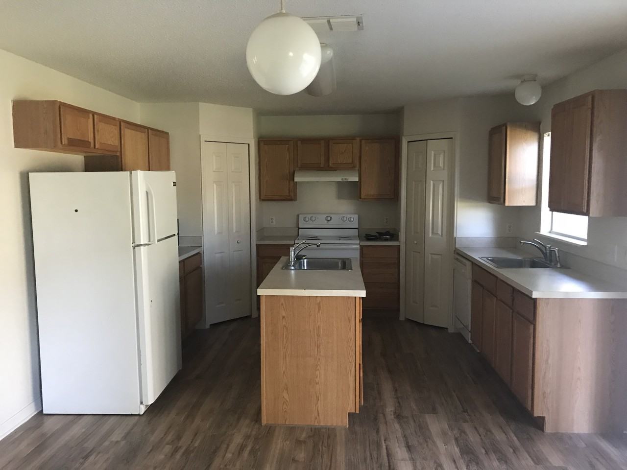 638 Caribou Ct - Photo 5 of 14