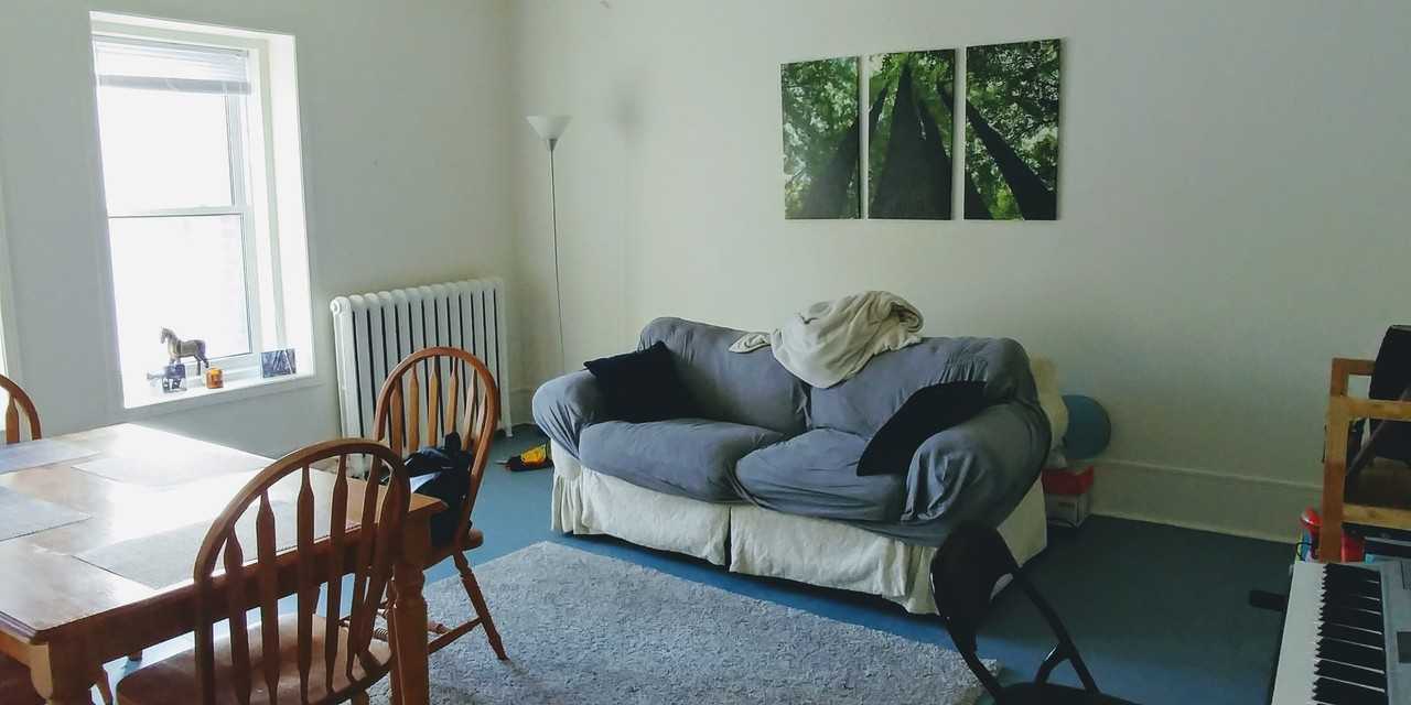 332 Barrie Street - Photo 2 of 8