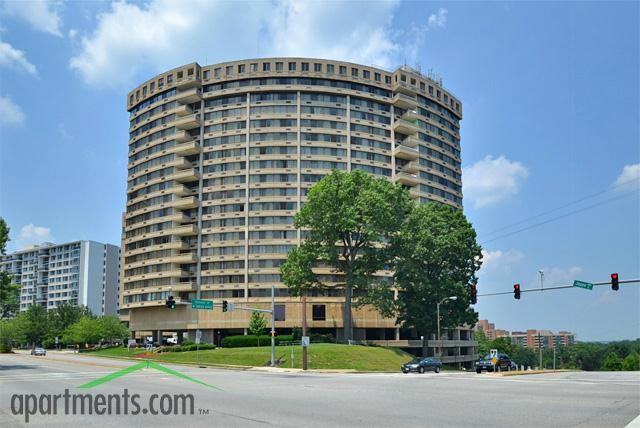 Hampton Plaza - Photo 2 of 15