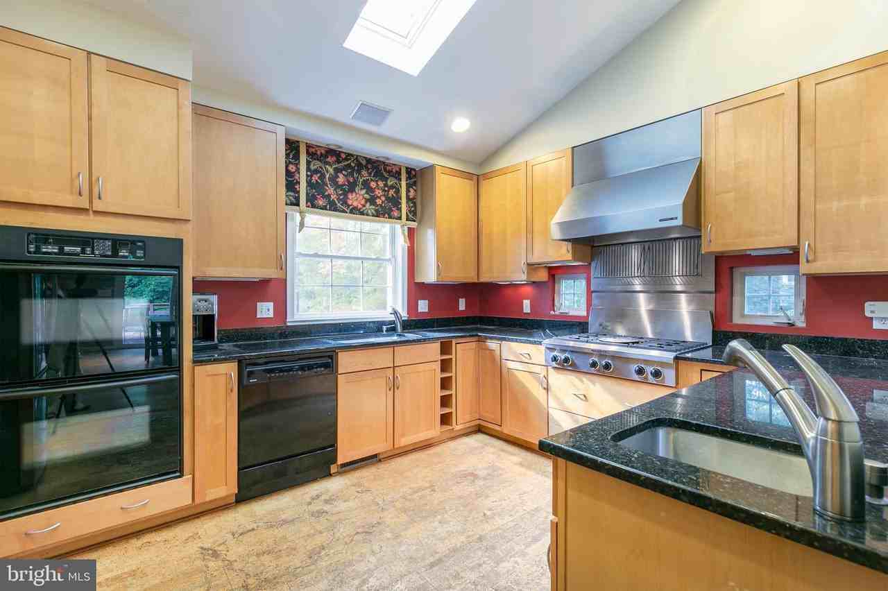 132 Berrywood Drive - Photo 3 of 23