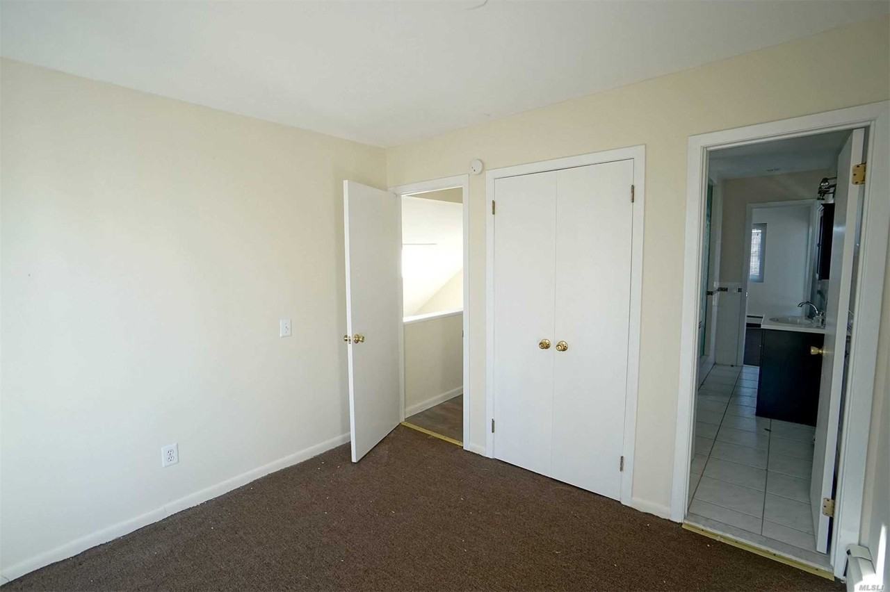 14 Edgewater Dr - Photo 2 of 10