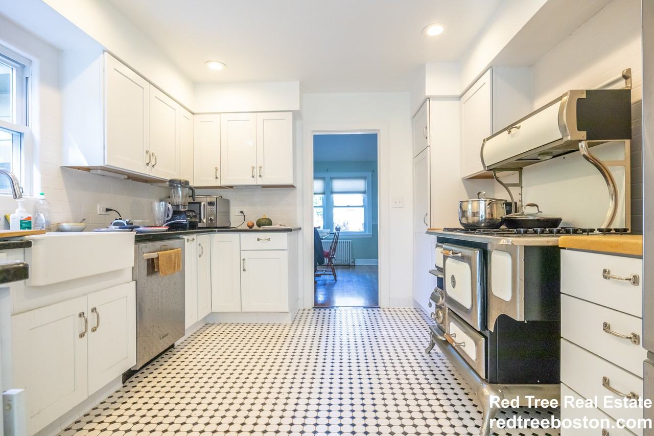 80 Dixon Ave. - Photo 2 of 33