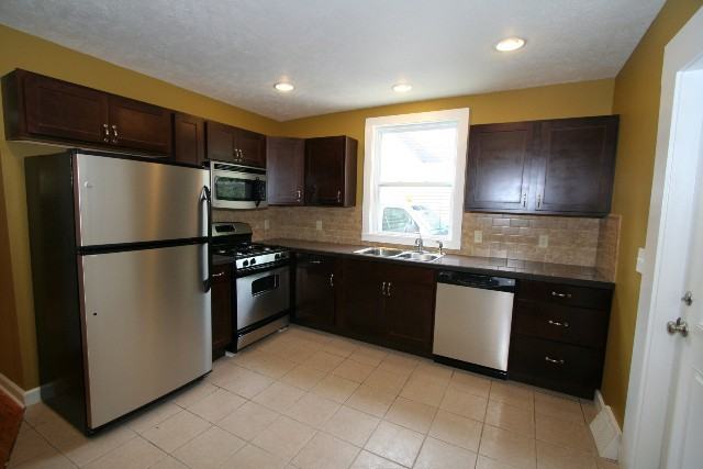 325 Michigan Place Northeast - Photo 2 of 12