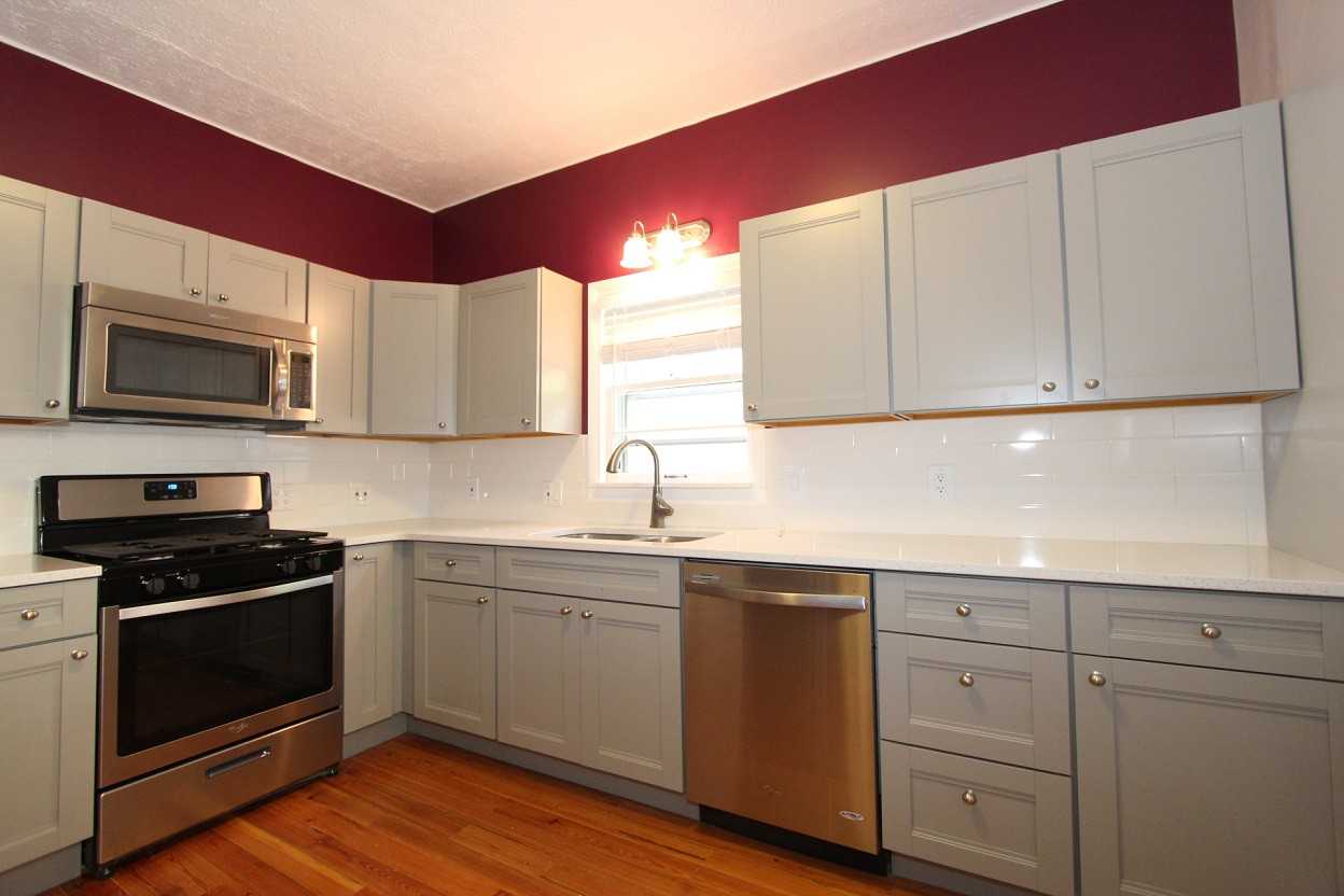 553 Pleasant Street Southeast - Photo 2 of 18