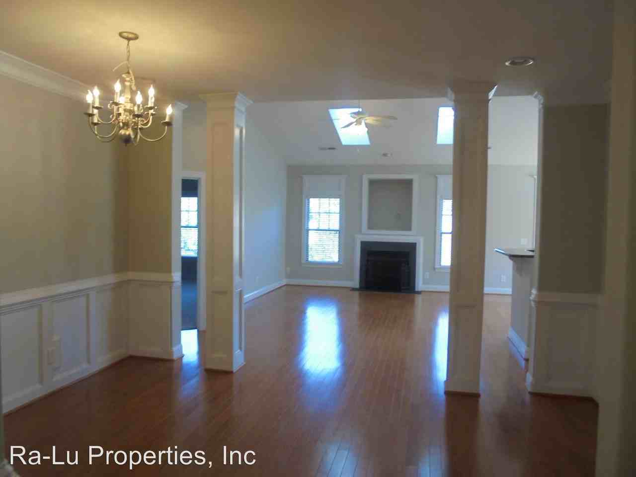 108 Liberty Square Dr. - Photo 2 of 16