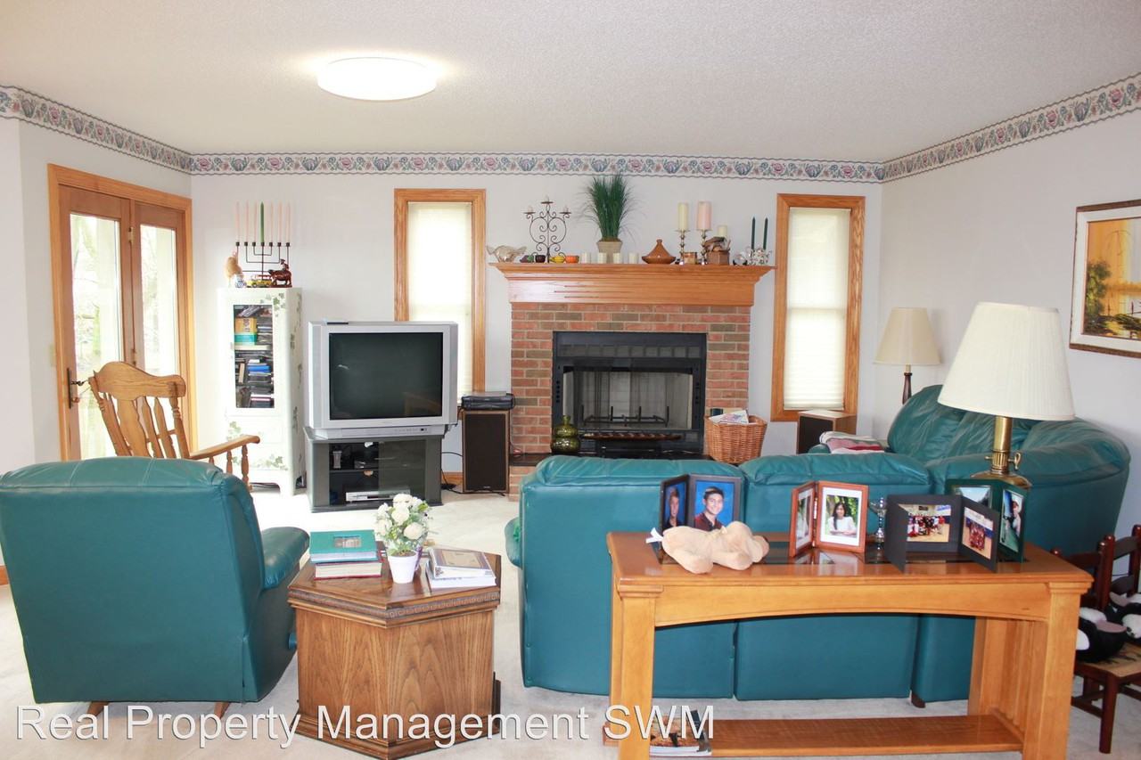 6049 Paw Paw Lake Rd - Photo 3 of 17