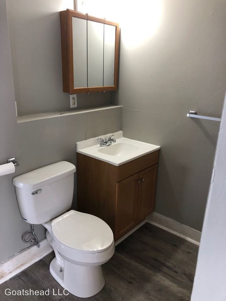 47 N Fulton St - Photo 3 of 12