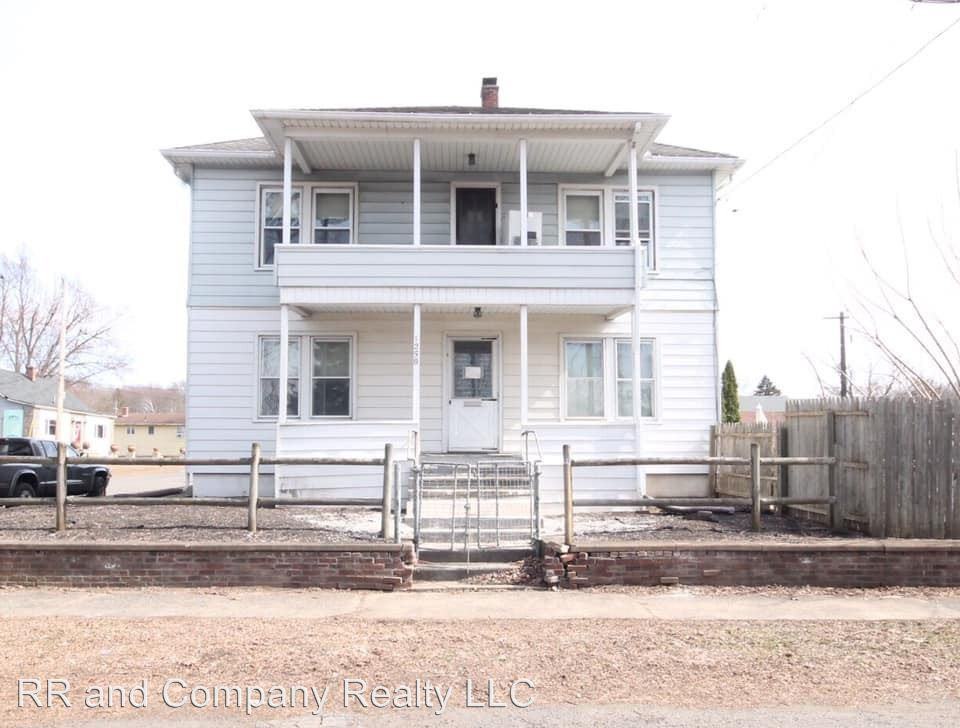 1258 Montgomery St - Photo 2 of 10