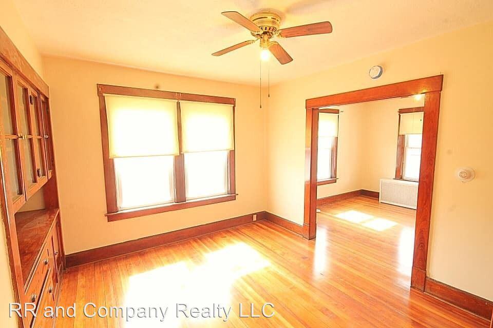 1258 Montgomery St - Photo 3 of 10
