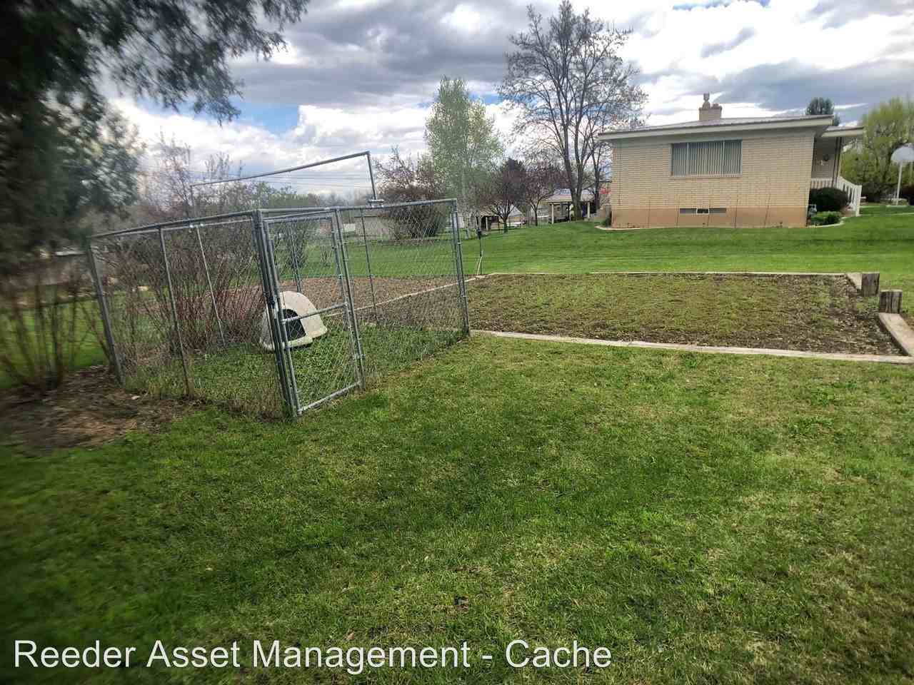 195 East 100 North - Photo 3 of 18