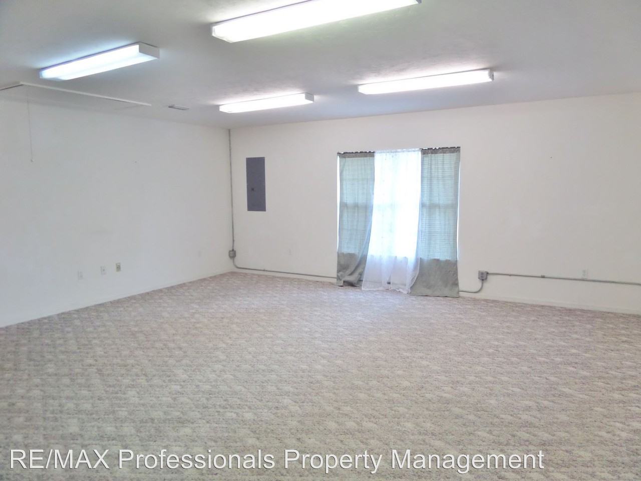 256 Nw Charlotte Glen - Photo 2 of 24