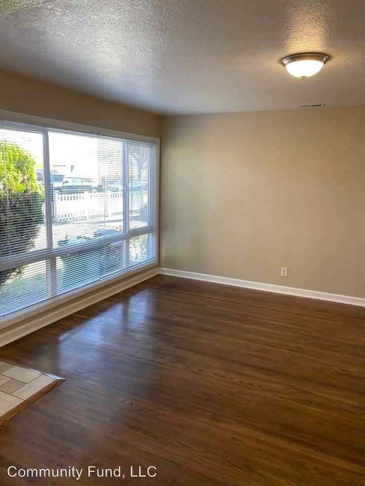 10953 Robledo Dr. - Photo 3 of 11