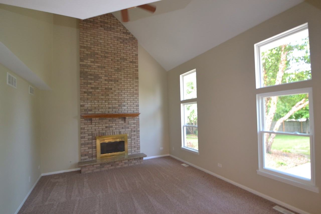 1207 Sandpiper Ct - Photo 3 of 18