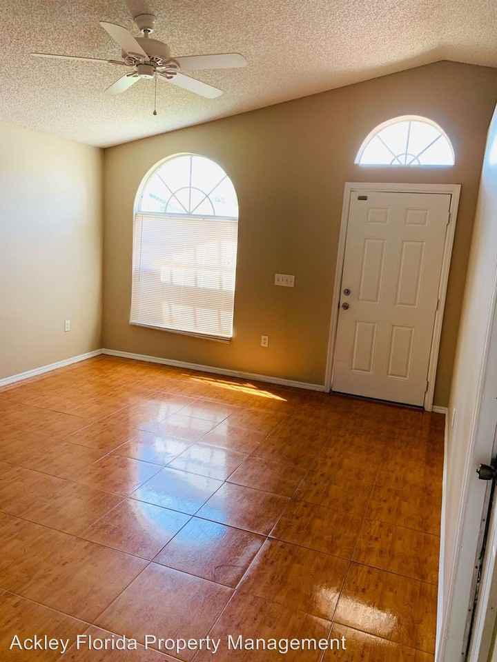 3049 Jon Jon Ct - Photo 3 of 21