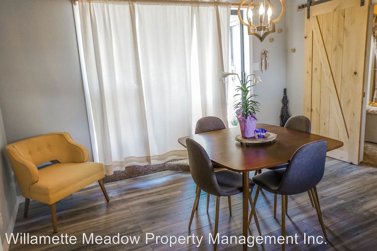 1815 5th St NE - Photo 3 of 24