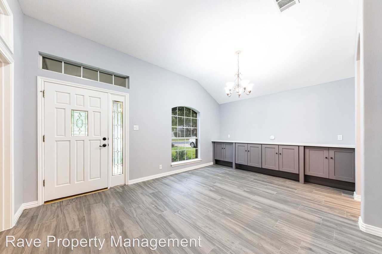 2116 Bent Tree Ct. - Photo 3 of 21