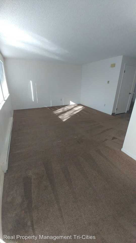2213 W. 13th Av - Photo 3 of 12