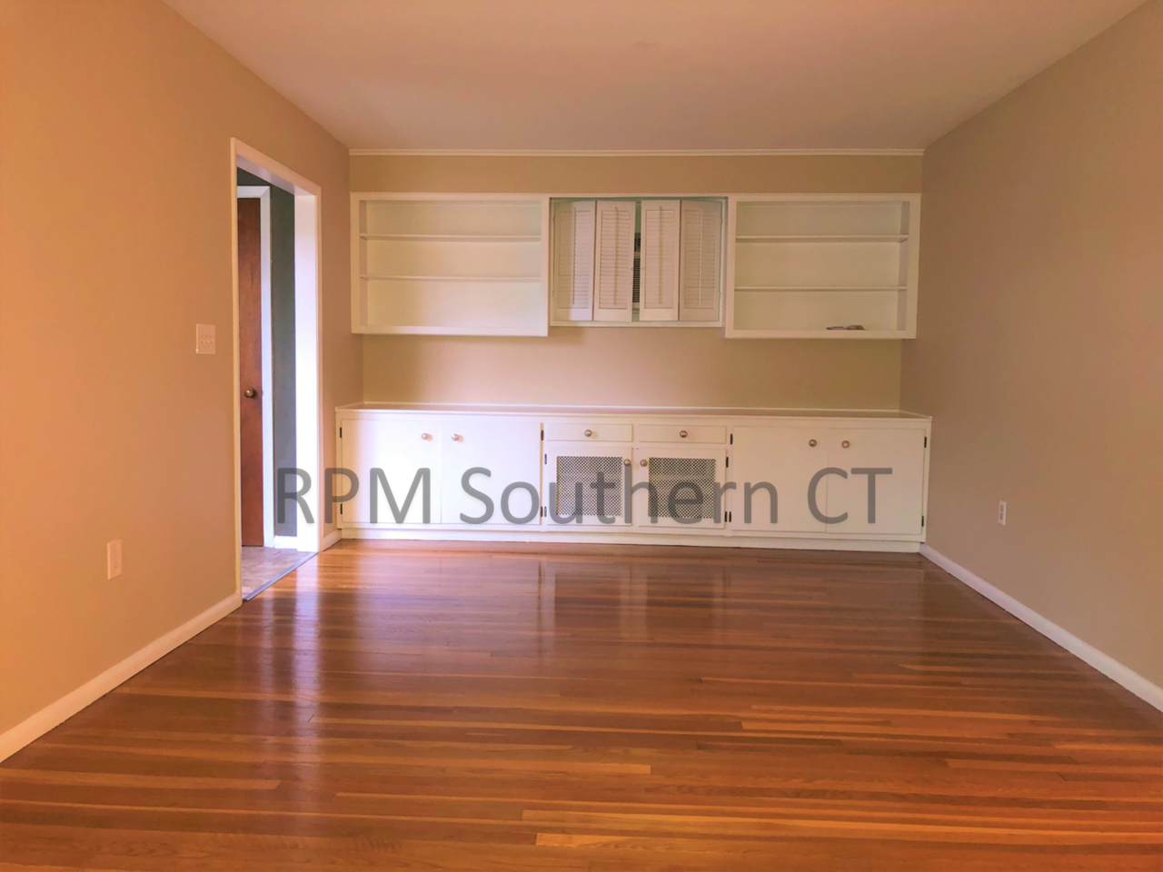 140 Fountain Terrace - Photo 2 of 15