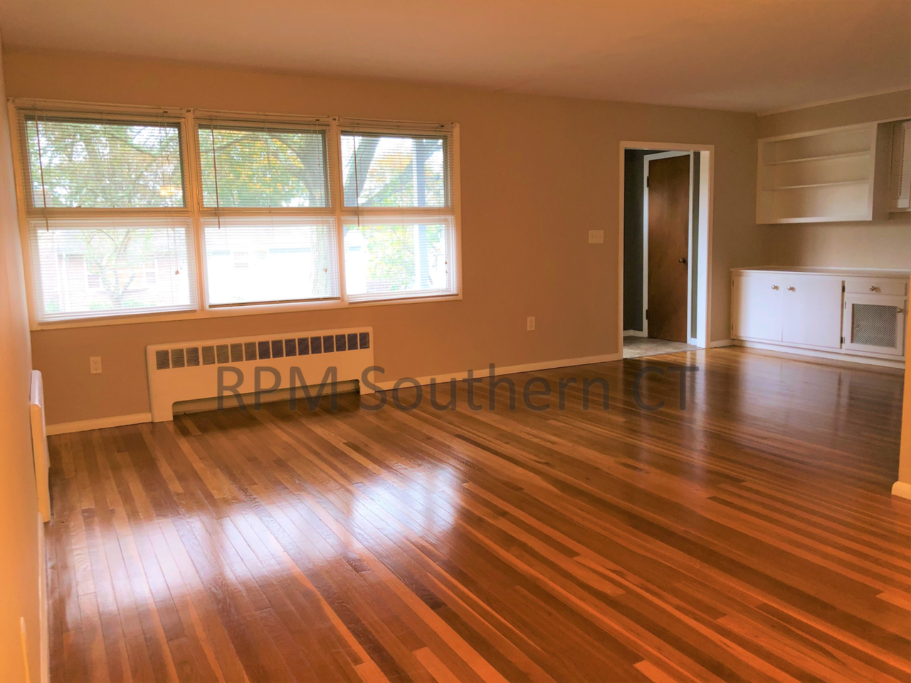 140 Fountain Terrace - Photo 3 of 15