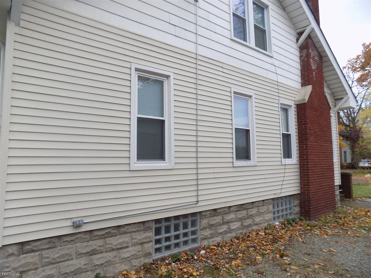 17380 Cooley St - Photo 3 of 24