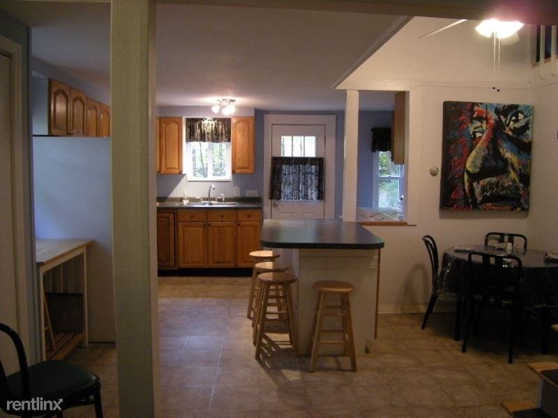 512 Crescent Ave - Photo 2 of 10