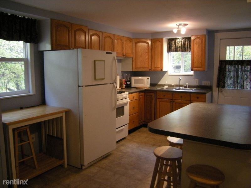 512 Crescent Ave - Photo 3 of 10