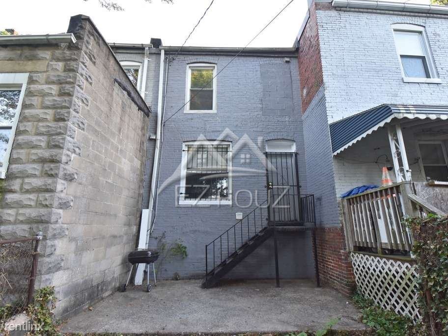 947 Montpelier St - Photo 3 of 16