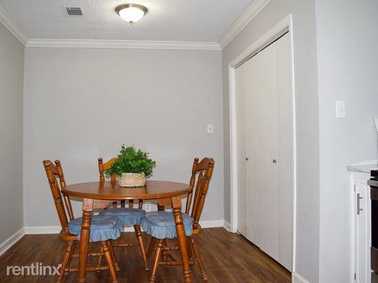 202 Ruth St - Photo 3 of 13