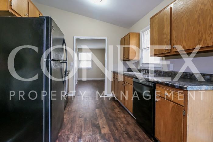 106 South Prairie Street - Photo 3 of 8