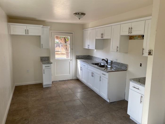 1360 Pettis Street - Photo 3 of 11