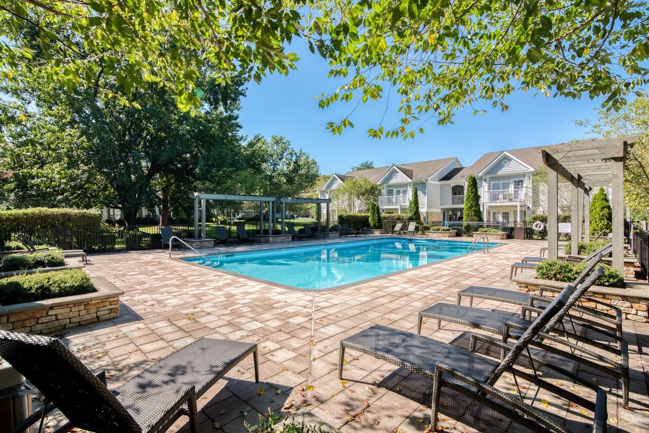 865 Bellevue Apartments - Photo 2 of 37