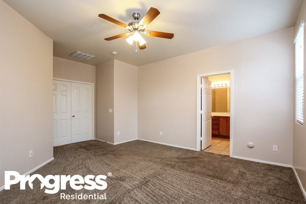 14261 W Calavar Rd - Photo 3 of 15