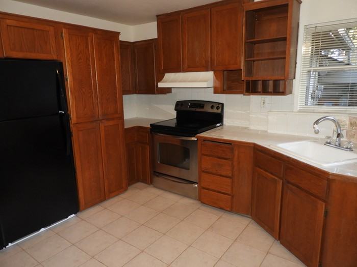 4324 Northeast Maywood Place - Photo 3 of 11