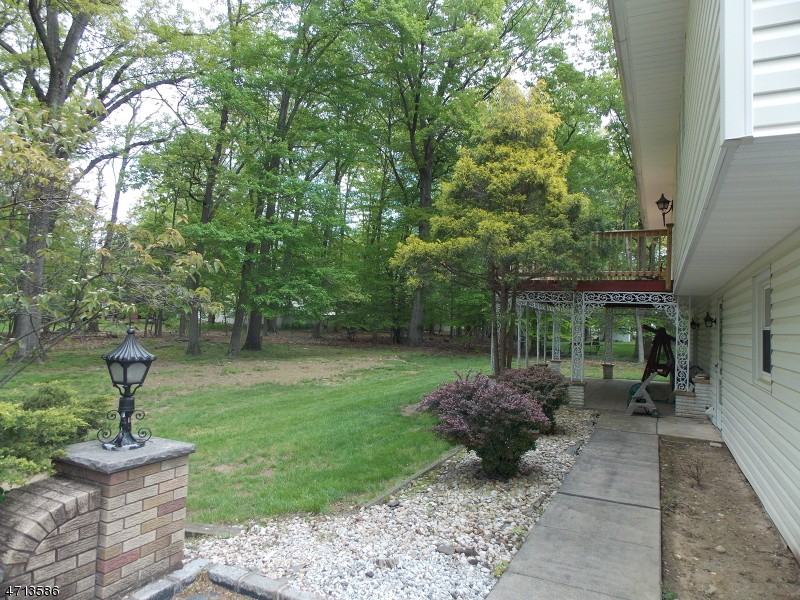 155 Bee Meadow Pkwy - Photo 3 of 16