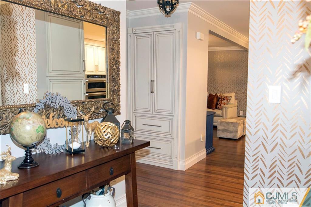 303 Raintree - Photo 2 of 36