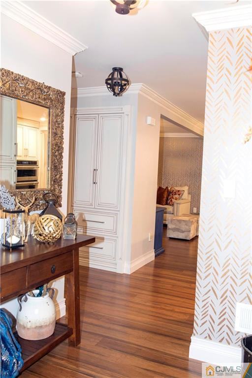 303 Raintree - Photo 3 of 36