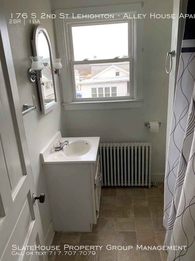 176 S 2nd St Lehighton - Alley House Apartmen - Photo 3 of 10