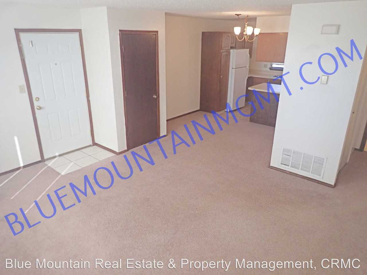 1122 Yuma Street - Photo 3 of 10