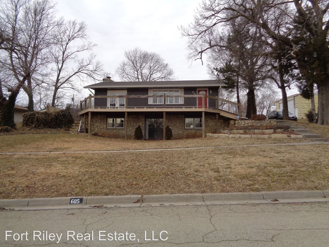 605 Birch Street - Photo 3 of 24