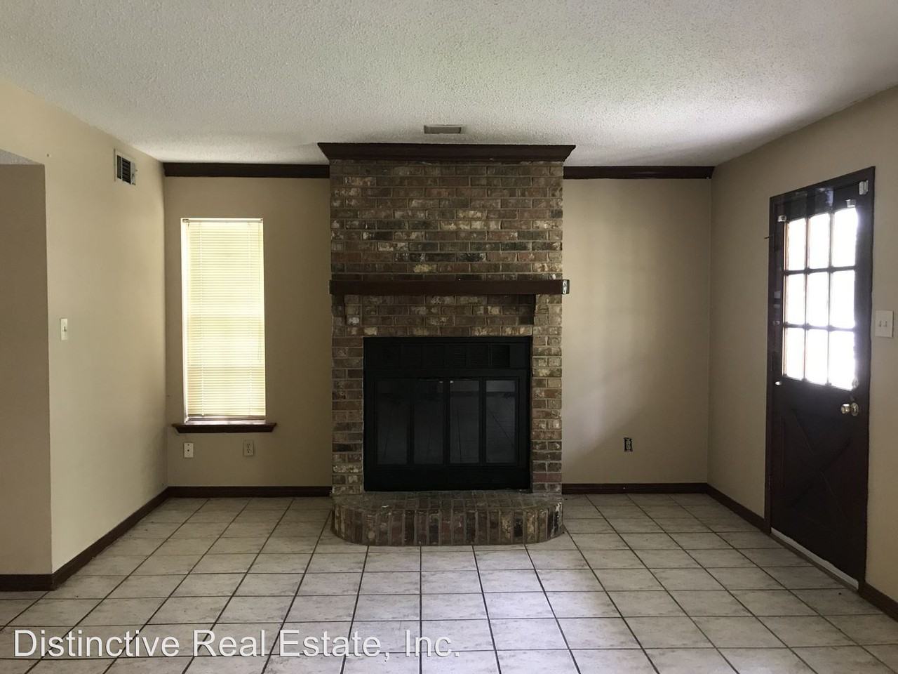 Savannah - Photo 2 of 7