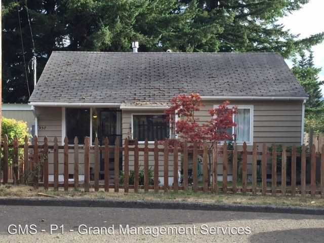 957 W 17th Street - Photo 2 of 22