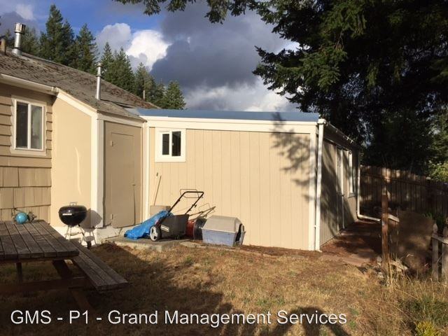 957 W 17th Street - Photo 3 of 22