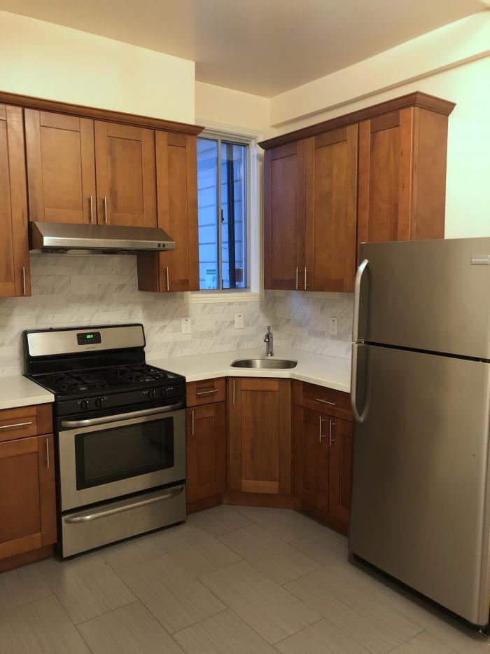 1427 Clay Street - Photo 2 of 7