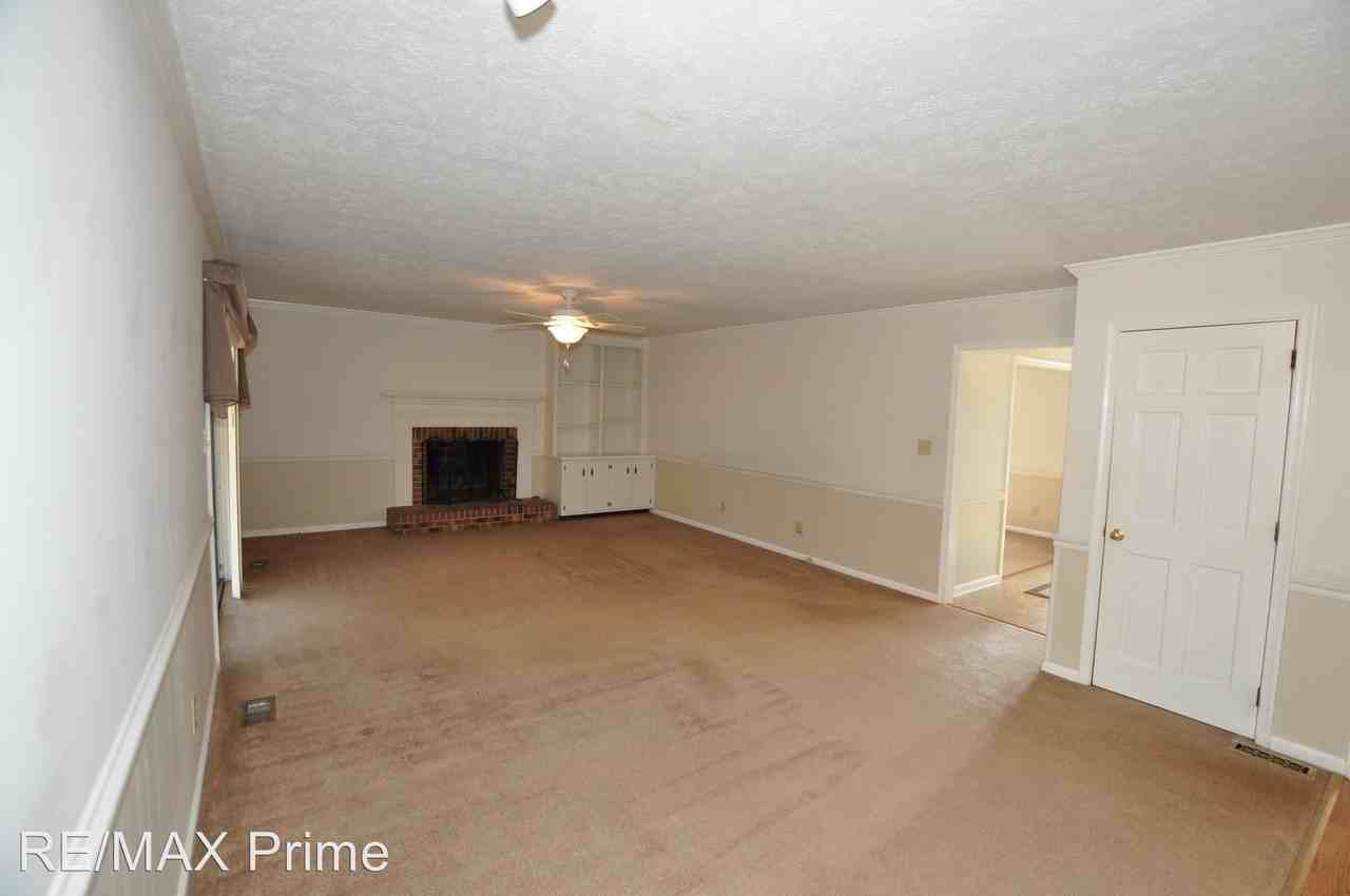 10 Floyd Ave. - Photo 3 of 31