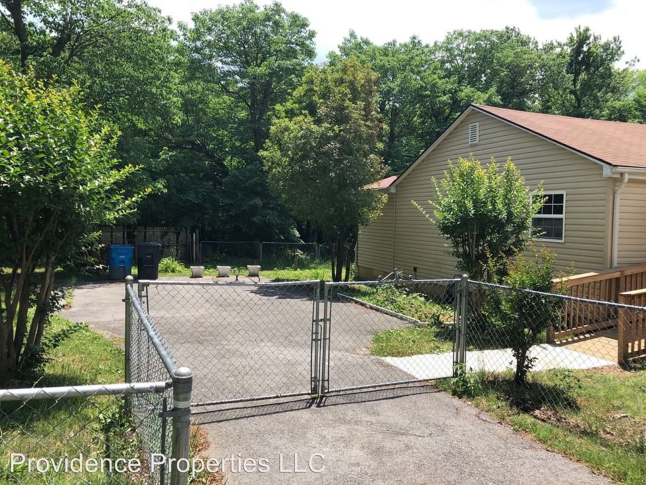 1319 Montrose Ave Se - Photo 2 of 16